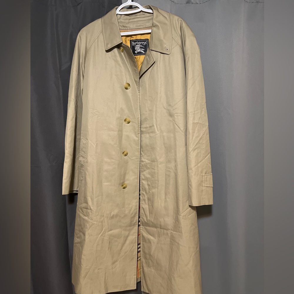 Authentic Burberry Coat Large for Men with warmer